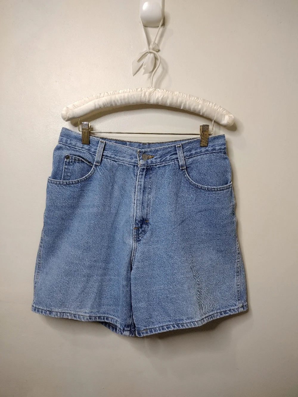 Vintage 1980-90's Gitano Classic 100% Cotton High Waisted, Light Wash Mom Shorts - Picture 4 of 4